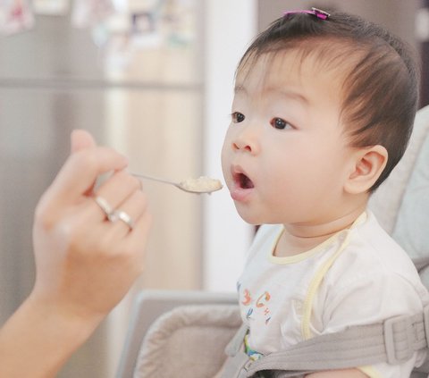 Mengenal 5 Tahapan Tekstur MPASI Bayi, Orang Tua Wajib Tahu