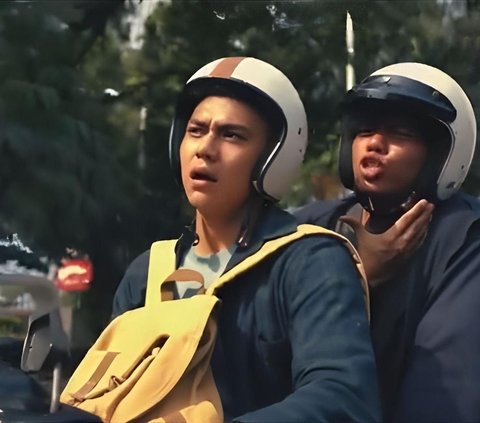 Many Pranks Happened When Seeing Behind the Scenes of Shooting Tandem Motorcycle Scenes in the Soap Opera Para Pencari Tuhan di Jalan Raya