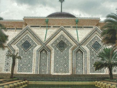 Kisah Masjid At Tin TMII, Dibangun untuk Mengenang Ibu Tien Istri Soeharto