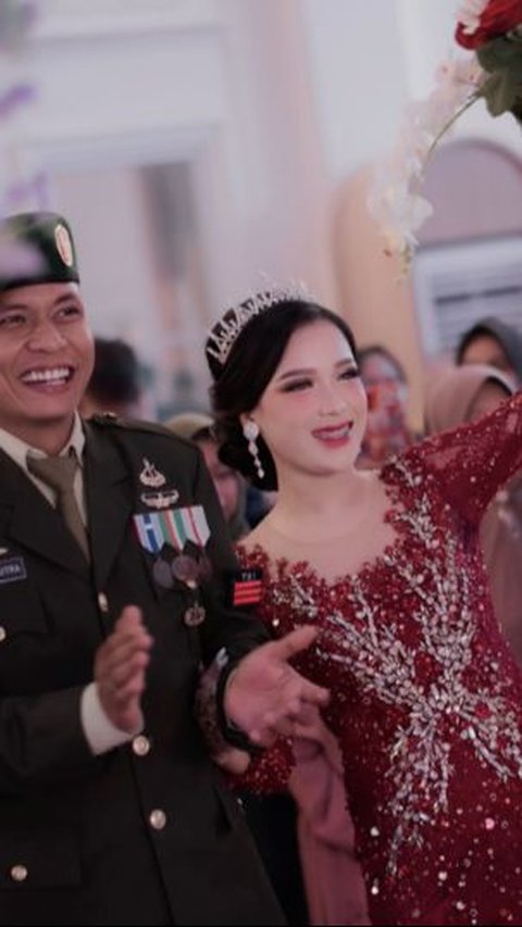 Dinikahi Prajurit TNI, Cewek Cantik ini Beri Jawaban Menohok saat Disinggung Pangkat Sang Suami <br>