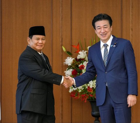 Presiden terpilih Indonesia dan Menteri Pertahanan Prabowo Subianto melakukan pertemuan dengan Perdana Menteri Jepang Fumio Kishida dan Menteri Pertahanan Jepang Minoru Kihara di Tokyo, Jepang, Rabu (3/4/2024)
