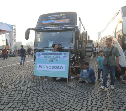 FOTO: 12 Ribu Peserta Mudik Gratis Pemprov DKI Diberangkatkan ke Kampung Halaman dengan 279 Bus