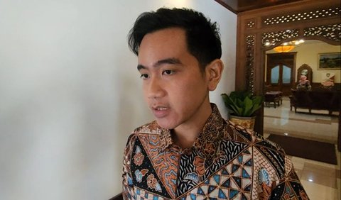 Menurut Wali Kota Solo, Tim Hukum 02 Prabowo Gibran akan menjalani proses persidangan sesuai ketentuan yang berlaku di MK.<br>