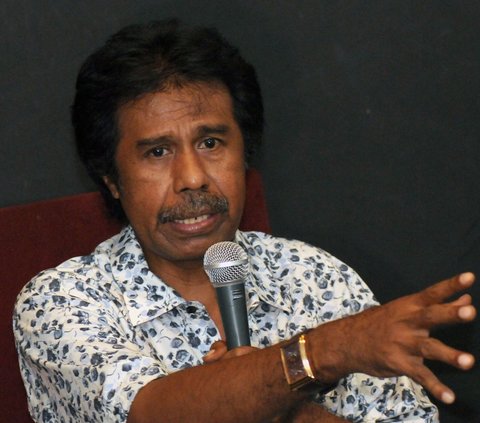 Pakar Hukum Tata Negara, Margarito Kamis saat berbicara pada diskusi Nasib Nawacita? di Jakarta, Minggu (13/3/2016). Margarito Kamis mengkritisi program Nawacita pemerintahan Presiden Joko Widodo. (Liputan6.com/Helmi Fithriansyah)