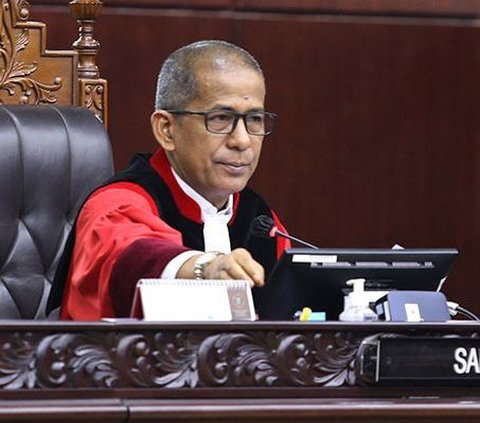 Expert 02 Calls Prabowo-Gibran 'Government Support Candidates' in the Constitutional Court Session, Confused When Asked by Judge Saldi Isra