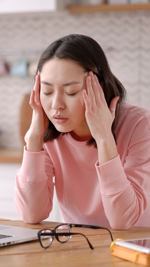 Headaches Often Come During Fasting Afternoon? Massage with These 3 Movements