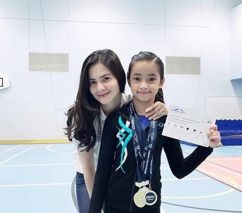 Meskipun tak ikuti jejak orang tuanya, anak dari selebriti mendapat dukungan penuh menjalani hobinya di dunia olahraga.