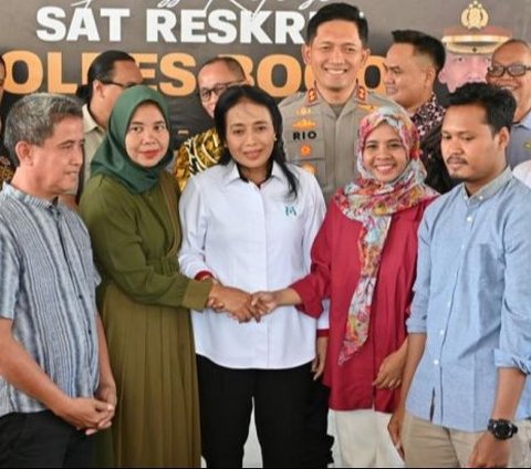 Menteri Pemberdayaan Perempuan dan Perlindungan Anak (PPPA) RI Bintang Puspayoga menghadiri proses penyerahan Bayi tertukar kepada orangtua biologisnya pada Jumat (29/9/2023) di Polres Bogor, Jawa Barat. (Dok Kementerian Pemberdayaan Perempuan dan Perlindungan Anak RI)