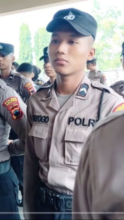 Dua Anak Buruh Tani jadi Bintara Polisi, Mukanya Tegang saat Ditanya Sang Komandan Polwan Cantik<br>