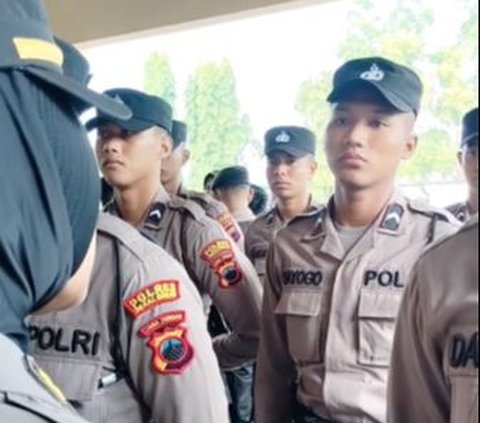 Dua Anak Buruh Tani jadi Bintara Polisi, Mukanya Tegang saat Ditanya Sang Komandan Polwan Cantik