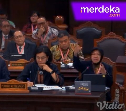 Sampai Angkat Tangan, Begini Gaya Mensos Risma Jawab Pertanyaan Hakim MK soal Pembagian Bansos 2023 Mundur