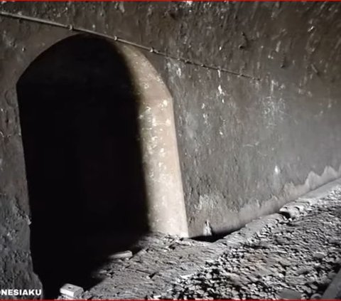 Bekas Terowongan Kereta Api di Banyumas Ini Ternyata Dibangun di Bawah Kompleks Pemakaman, Begini Penampakannya
