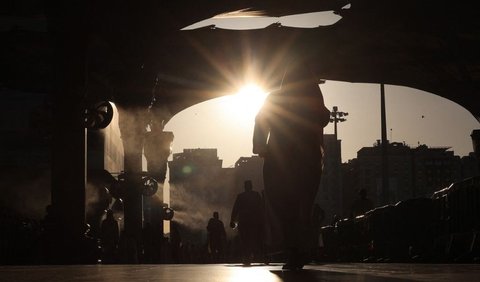 Mengutip laman NU Online, salat di Masjid Nabawi berbeda nilainya dengan nilai salat di masjid yang lain selain Masjidil Haram, hal ini sebagaimana hadits nabi dari Jabir, Rasulullah SAW bersabda:<br>