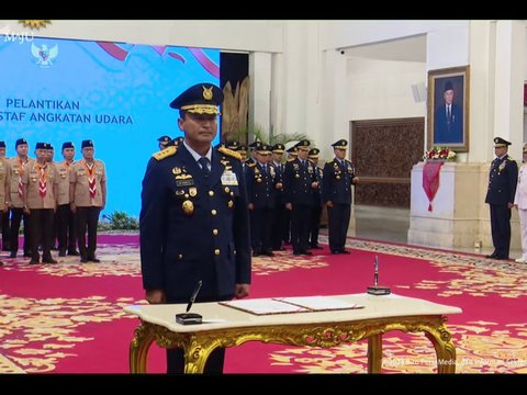 Tonny Harjono Resmi Dilantik Jokowi Jadi Kasau