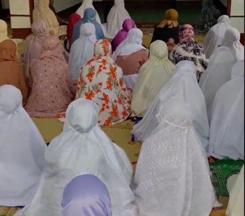 Rayakan Lebaran Hari Ini, Begini Potret Jemaah Aolia Gunungkidul Laksanakan Salat Idulfitri Lebih Awal