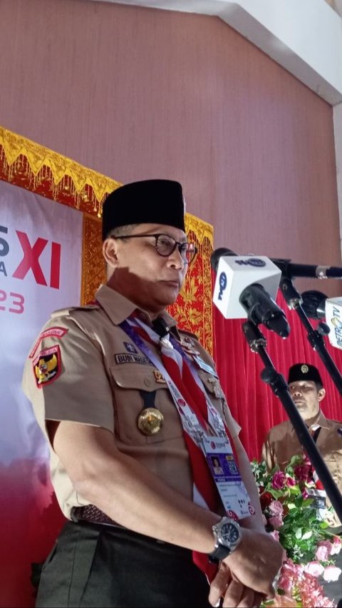 <br>Jokowi Kukuhkan Pengurus Kwartir Nasional Gerakan Pramuka, Budi Waseso Kembali Jadi Ketua