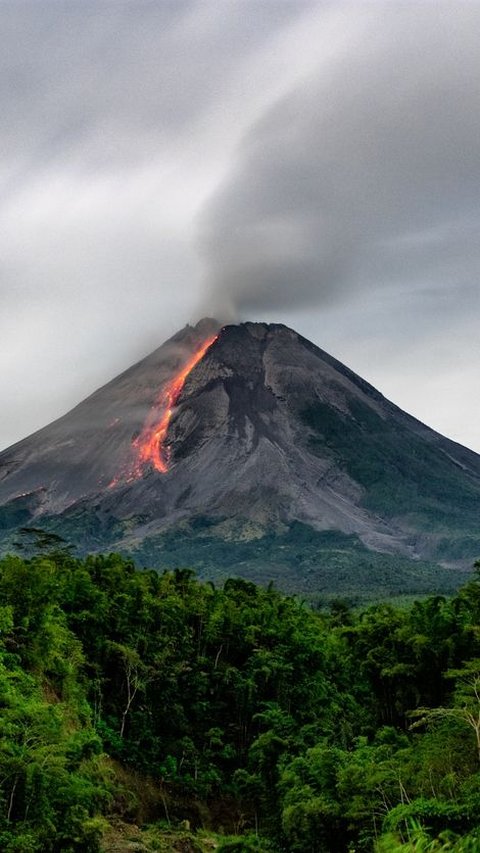 Mitos Gunung Merapi yang Bikin Merinding, dari Pasar Gaib hingga Gerbang Keraton<br>