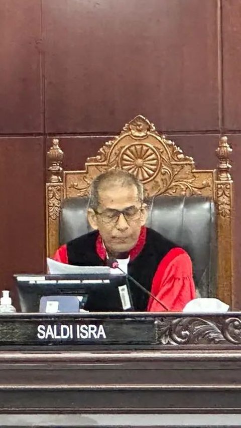 Judge Saldi Isra Asks for Reasons Why Jokowi Often Visits Central Java Before the Election