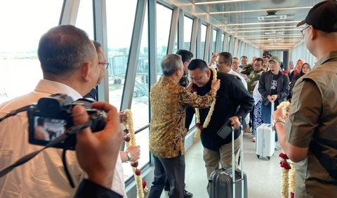 Lutfi terbang bersama 176 orang penumpang lain. Di antaranya, Ketua DPRD Kabupaten Kediri Dodik Purwanto.<br>