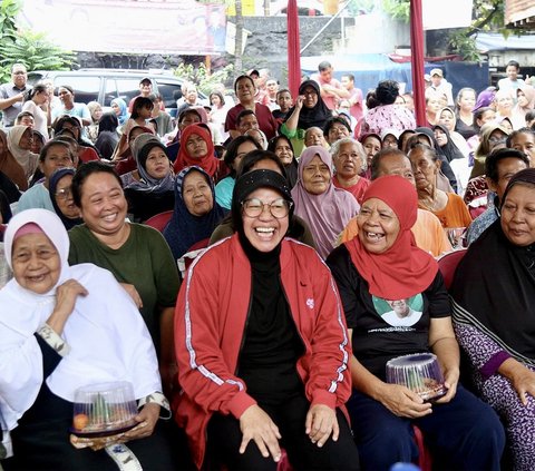 Di Depan Hakim MK, Risma Blak-blakan Alasan Jarang Turun Langsung Bagikan Bansos