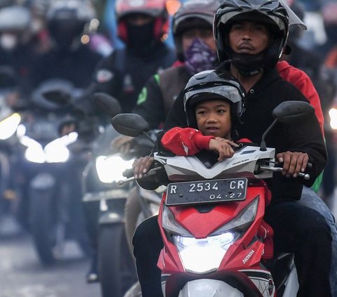 Jalan Arteri Palimanan Hingga Karawang Mulai Padat