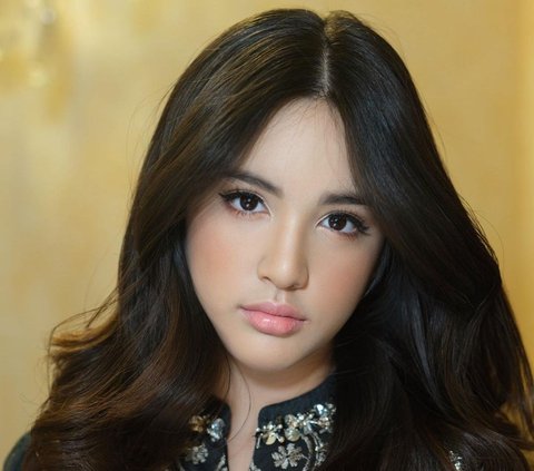 Portrait of Mikhayla Bakrie with Full Makeup Makes You Stunned, Be Careful Not to Fall in Love