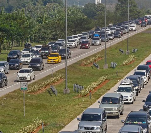 Polri ke Pemudik: Yang Ikut One Way Tidak Euforia, Tetap Jaga Kecepatan