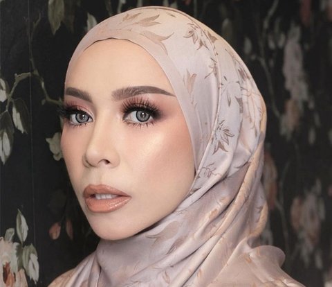 Portrait of Melly Goeslaw with Soft Glam Makeup, Praised for Resembling Lesty Kejora