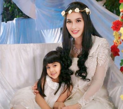 Latest Portrait of Little Child Opposite Sandra Dewi in the Soap Opera Putri Bidadari Now