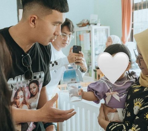 Potret Seru Perayaan Ultah Baby Issa Anak Nikita Willy, Outfit Simple & Berlangsung di Panti Asuhan