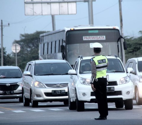 Polri Antisipasi Peningkatan Arus pada Jalur Arteri Pantura Selama One Way di Jalan Tol