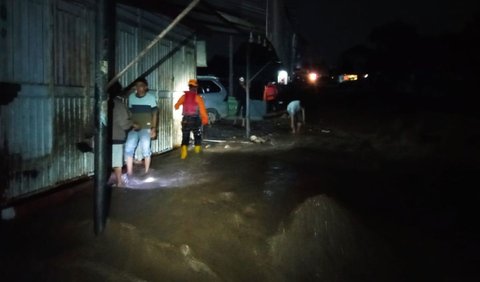 Dia menyebutkan, setidaknya ada delapan warga yang saat kejadian harus dievakuasi ke rumah sakit terdekat.<br>