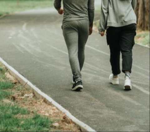 Begini Cara Menangani Kaki Bengkak Saat Perjalanan Mudik