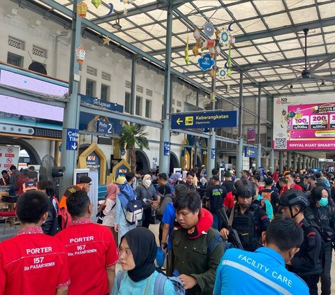 Potret Terkini Arus Mudik di Stasiun Pasar Senen dan Terminal Kampung Rambutan