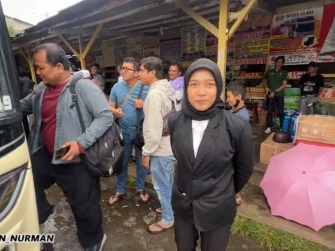 Bikin Nyaman dan Adem Para Penumpang, Ini Deretan Pramugari Bus Cantik, Nomor 4 Mengenakan Seragam Pink Bikin Salfok