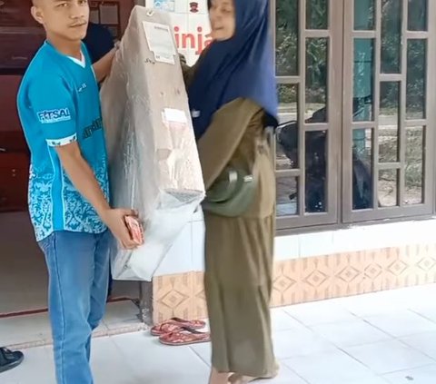 Viral Penggemar Dapat Hadiah Televisi dari Rizky Billar, Begini Kisahnya