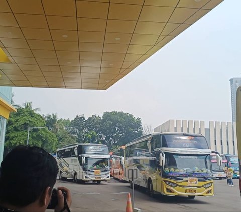 Sediakan 19 Unit Bus, BUMN Semen Siap Angkut 880 Pemudik Gratis ke Kampung Halaman
