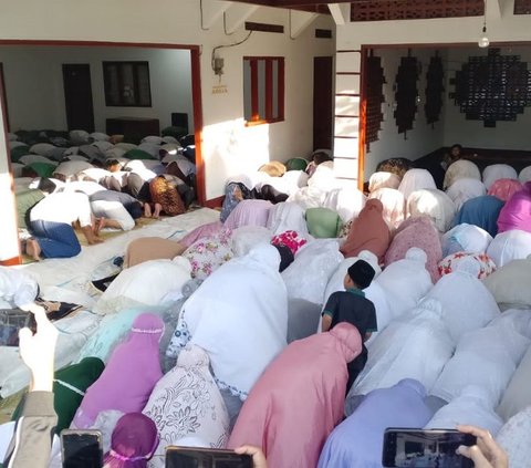 Klarifikasi Imam Jemaah Aolia Mbah Benu Soal 'Telepon Allah'