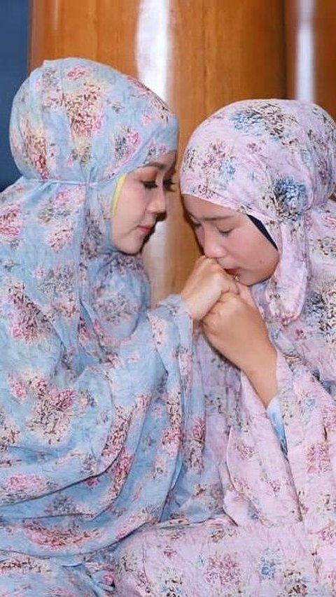 Terkejut dan Pasrah Dengan Keputusan Camilia Azzahra Lepas Hijab, Atalia Praratya Akui Sudah Bekali Ilmu Agama Sejak Kecil