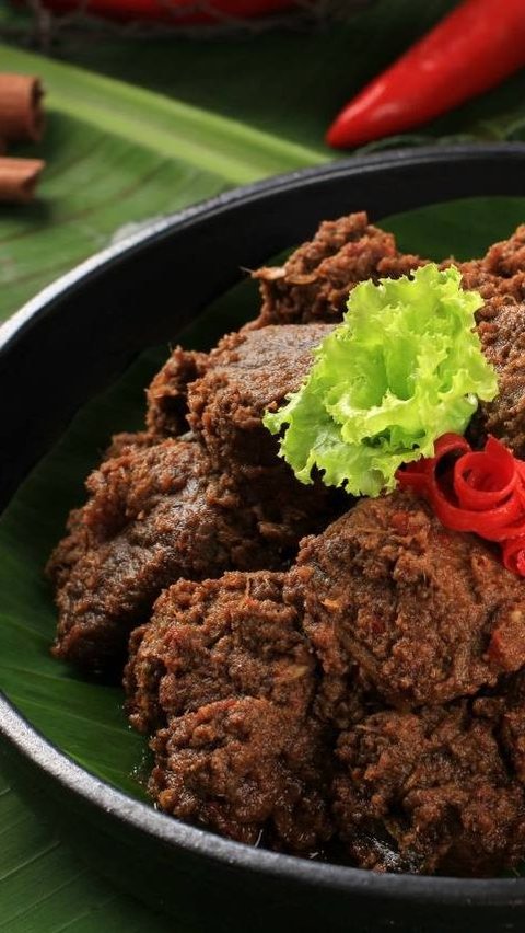 Ibu-Ibu Wajib Tahu! Ini Dampak Buruk Bagi Kesehatan saat Rendang dan Opor Ayam Dipanaskan Berulang