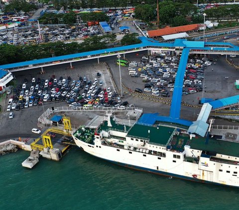Terjebak Macet di Pelabuhan Merak tapi Kehabisan Tiket Penyeberangan, Ini Solusi Ditawarkan