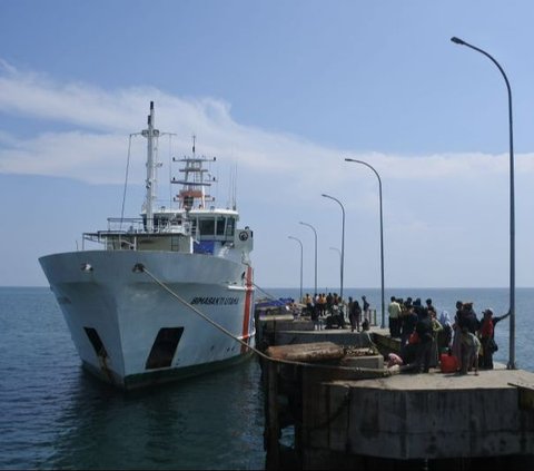 Terlantar 3 Hari di Pelabuhan Jangkar, Pemudik Tujuan Pulau Raas Diangkut Kapal Kemenhub