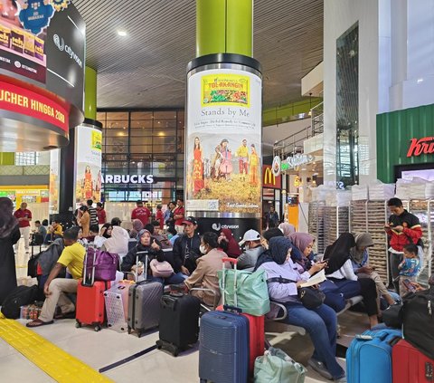 19.000 Lebih Pemudik Padati Stasiun Gambir, 40 Rangkaian Kereta Disiapkan Tiap Hari