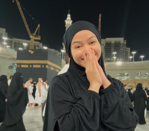 Bikin Pangling, Potret Yura Yunita Cantik Berhijab saat Umrah di Tanah Suci