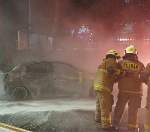 Kesaksian Pengemudi yang Mobilnya Terbakar Akibat Petasan dari Remaja Konvoi di Jakbar