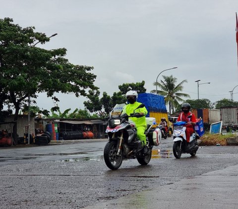 Puncak Arus Mudik, Motoris Layani 10 Pemudik Kehabisan Bensin di Tol Semarang-Solo