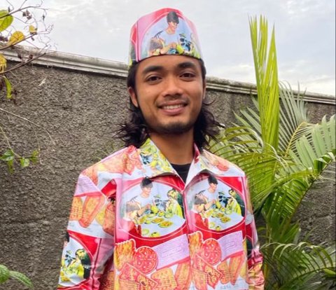 Content Creator Makes Eid Clothing with Khong Guan Can Motif, Netizens: Complete, There's the Father