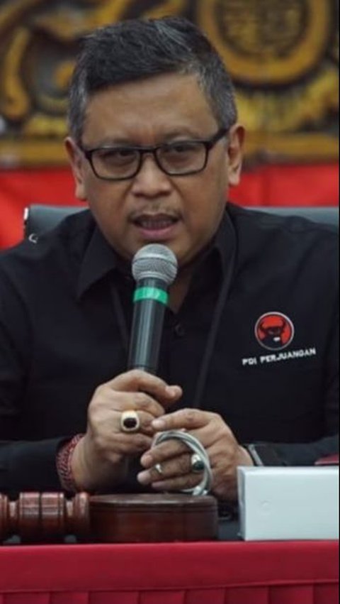 <br>Hasto Minta Jokowi Janji Depan Rakyat Tak Ambil Alih PDIP dan Golkar