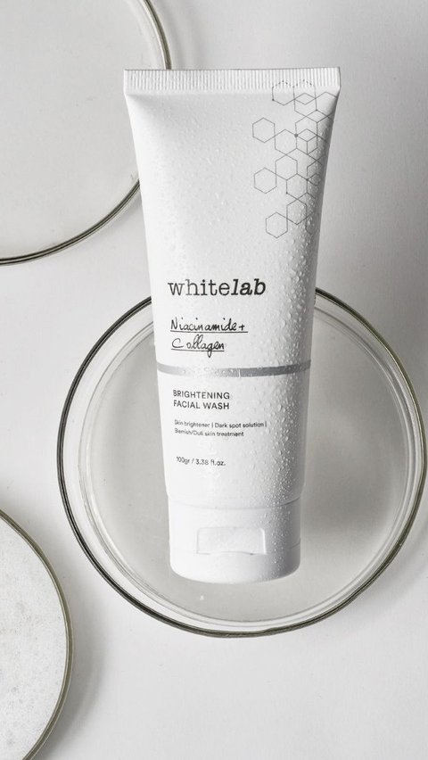 3. WhiteLab Brightening Facial Wash<br>