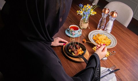Kenapa Disunahkan Makan sebelum Sholat Idul Fitri?